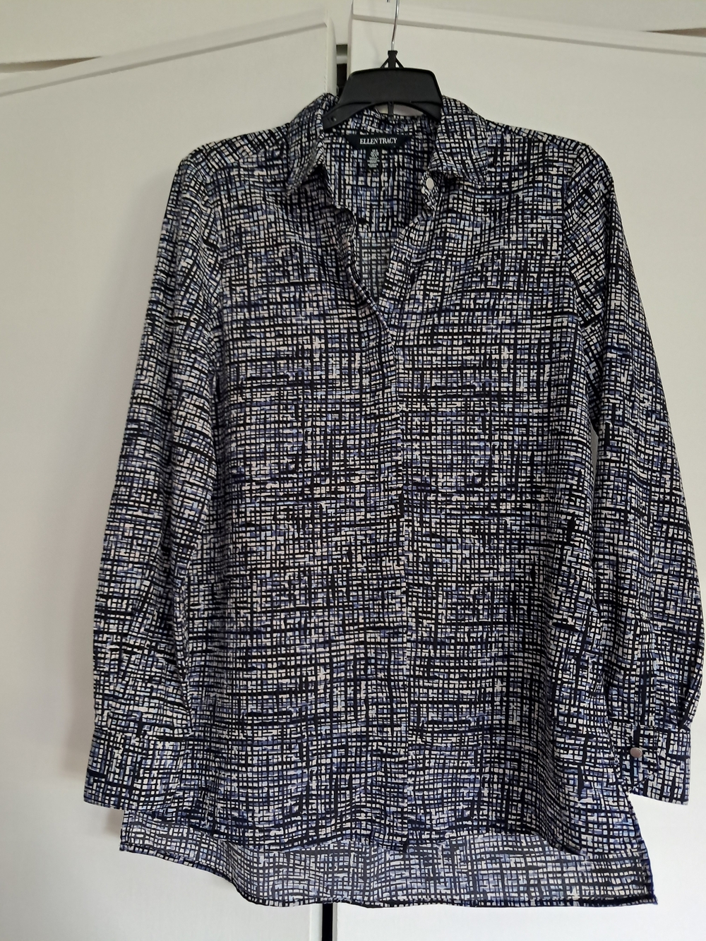 Ellen Tracy Navy and White Patterned Button-Down Blouse